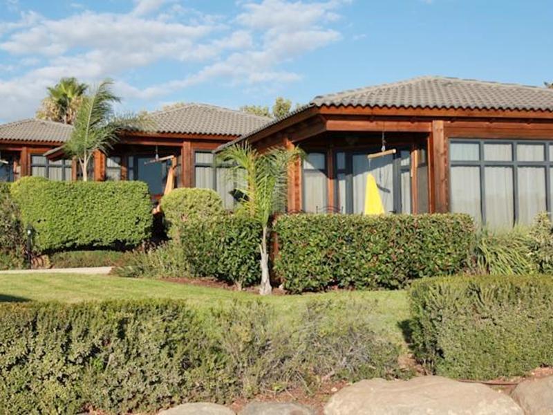 Between Water And Sky Neot Golan Exterior photo